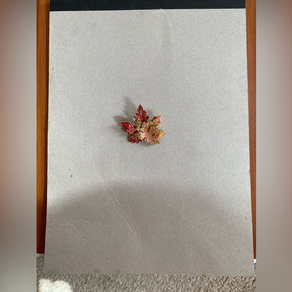 3 for $8 - Women’s Autumn Leaf Brooch - small size - Picture 2 of 4